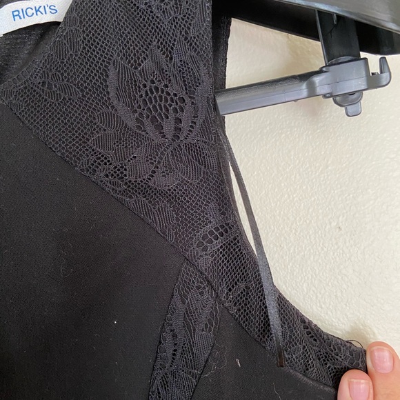 🌵4/$20 🇨🇦 Black Fitted Dress with Lace Detail - Picture 3 of 6